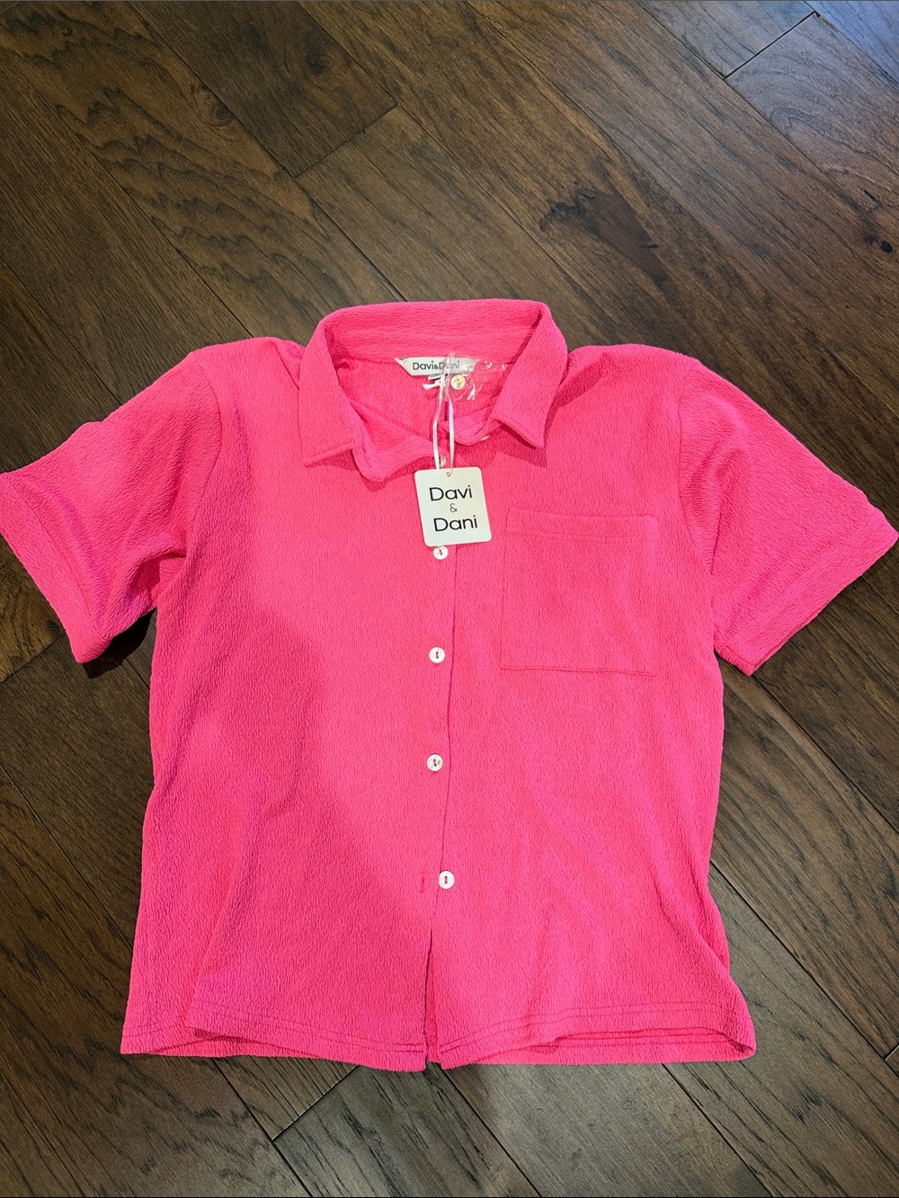DAVI & DANI Bright Pink Short-Sleeve Button-Up Shirt